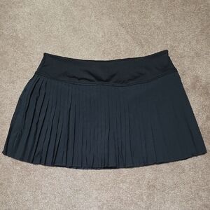 Chic Black Pleated Mini Skirt